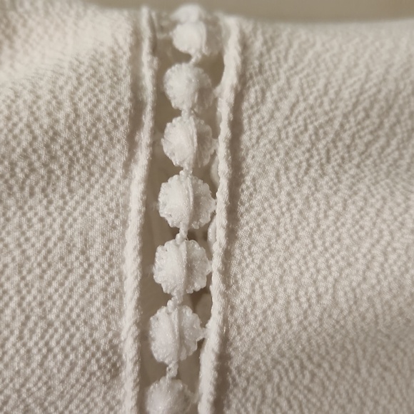 White with floral applications summer or homecoming dress. Size 1/2 - Picture 7 of 16